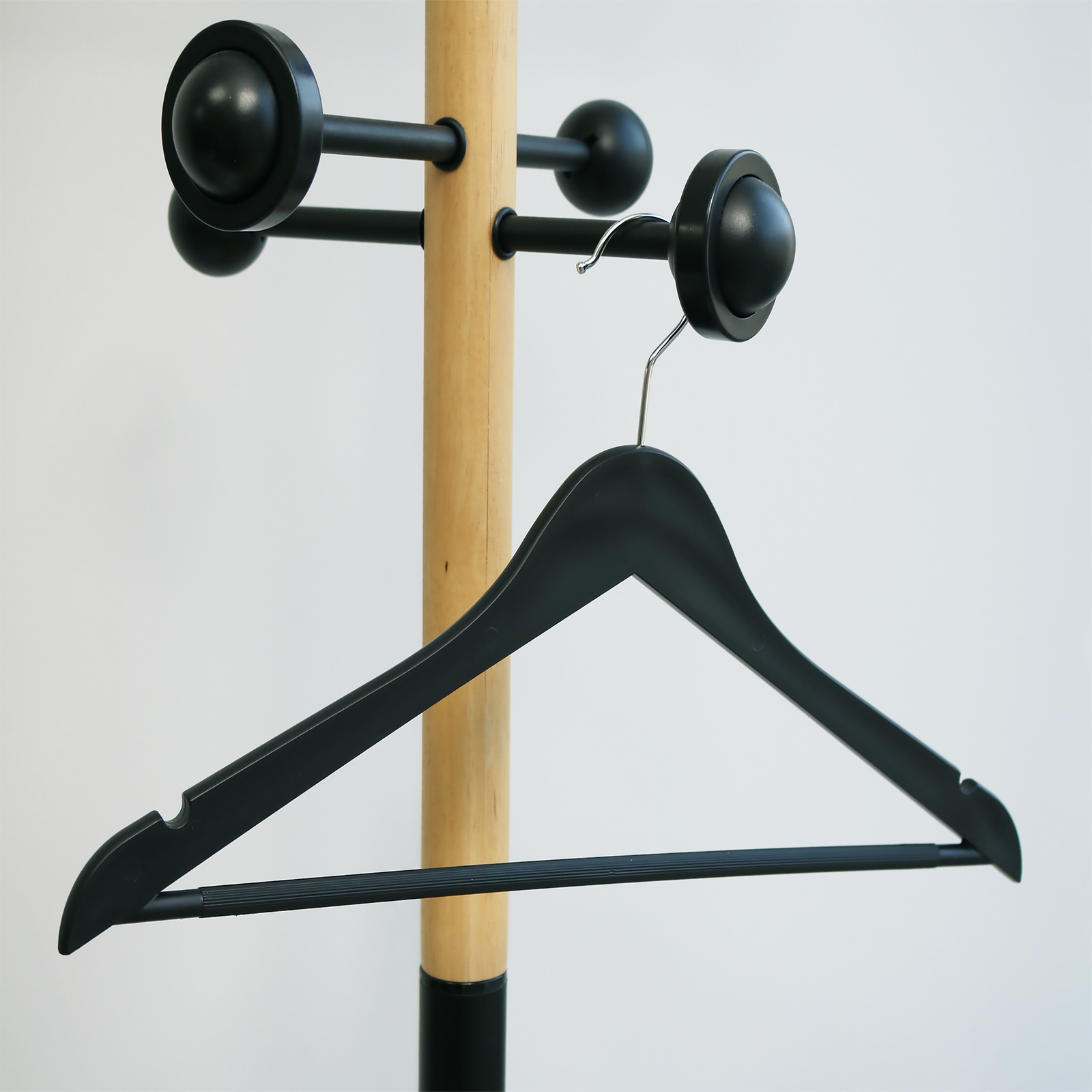 Cintre plastique noir